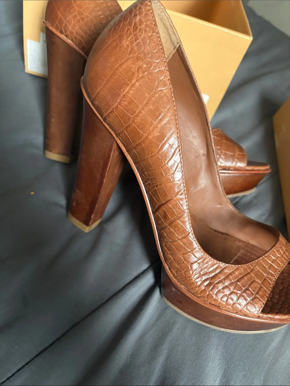 SCHUTZ Tan Croc-Embossed Leather Peep-Toe Pumps